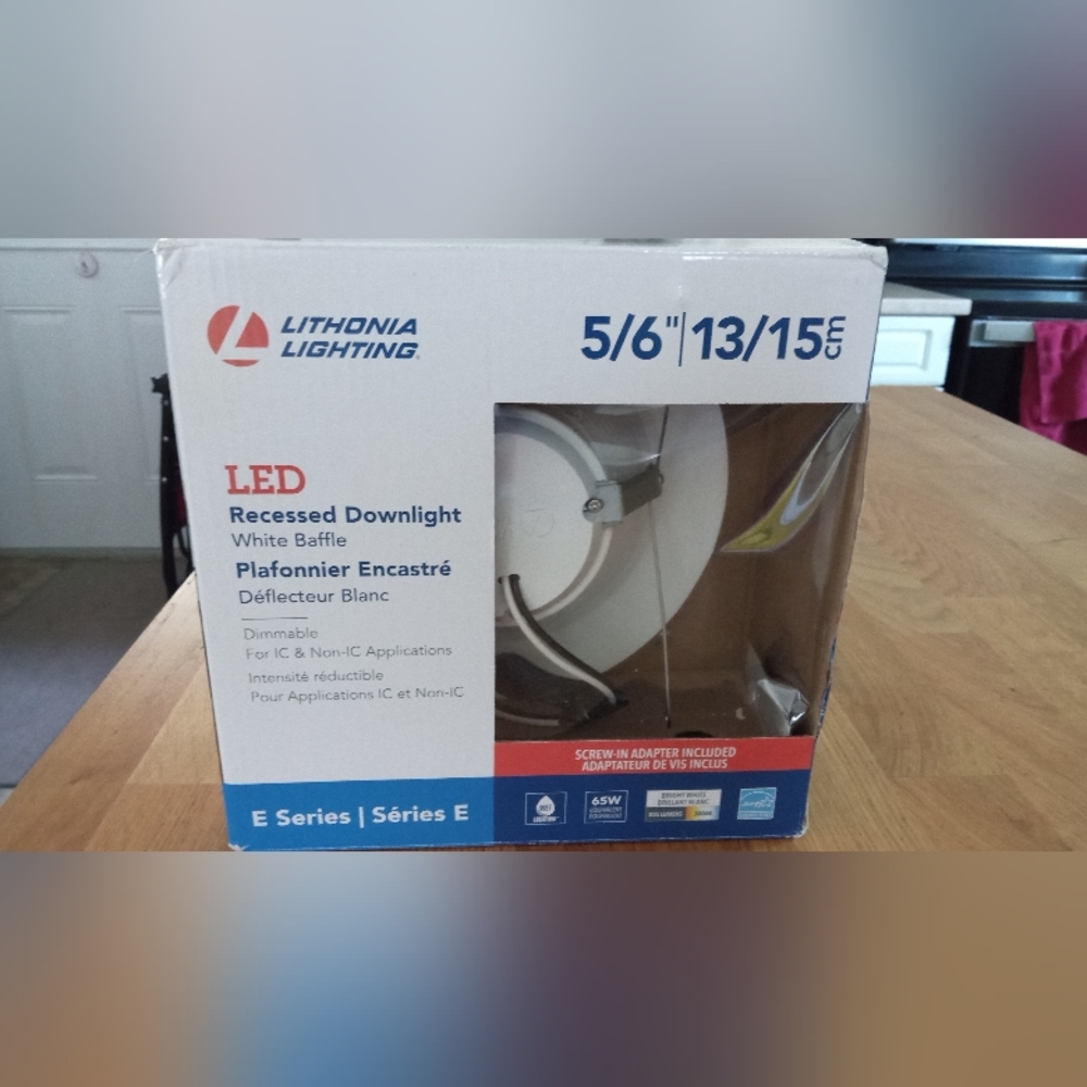 New Lithonia Lighting 5/6" White Retrofit LED Recessed Downlight